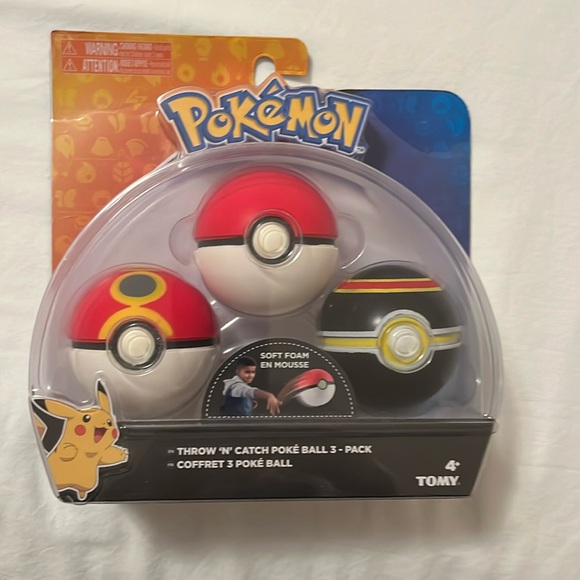Pokemon Lovers Throw n Catch Balls NWOT - Picture 1 of 3